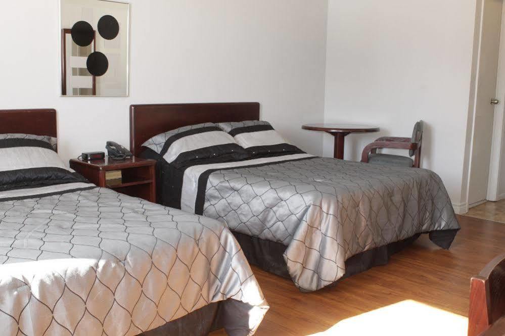 Motel Le Rond Point Metabetchouan Εξωτερικό φωτογραφία