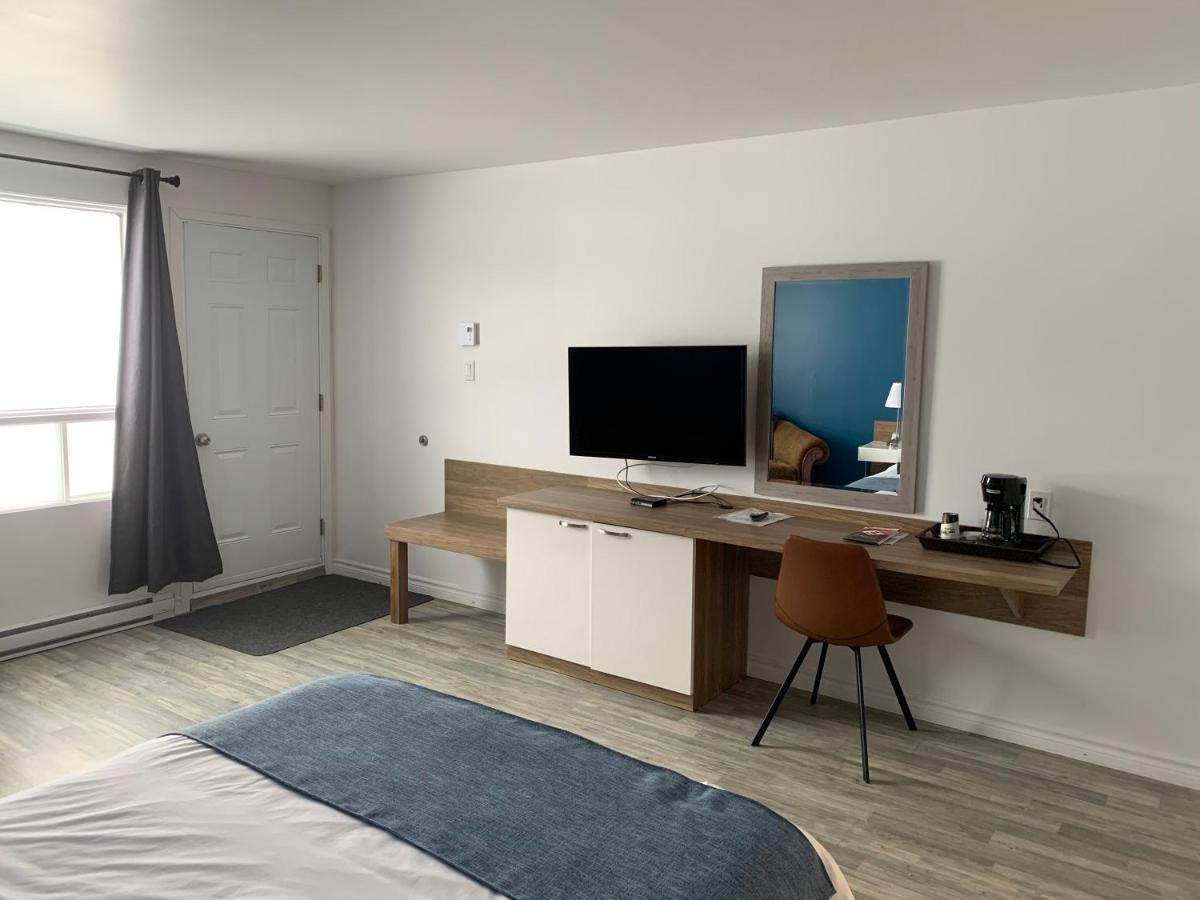 Motel Le Rond Point Metabetchouan Εξωτερικό φωτογραφία